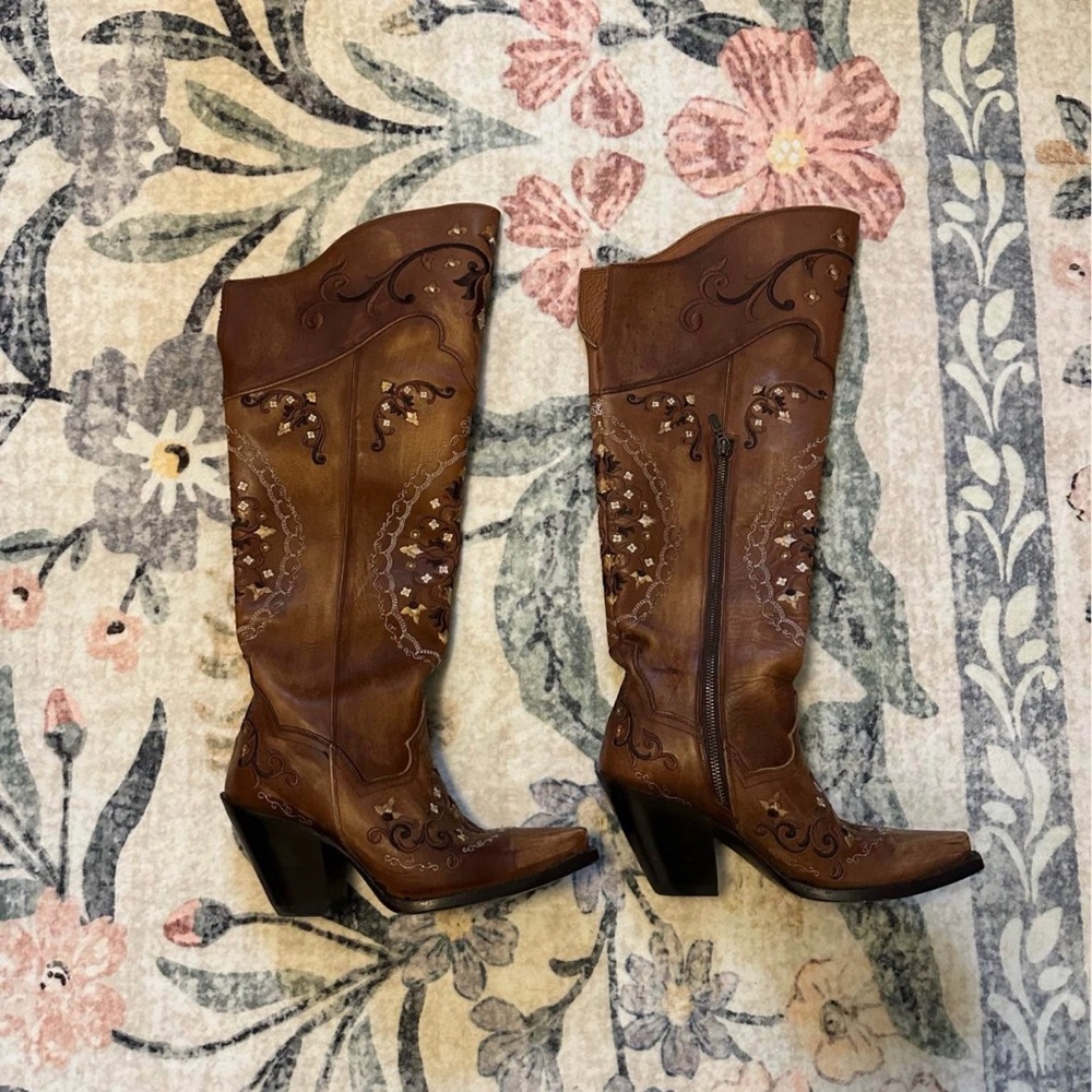 Dan Post Brown Embroidered Heeled Boots